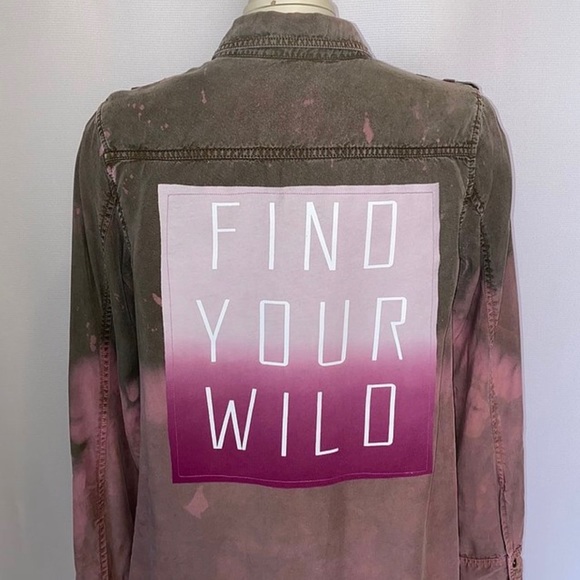 FIND YOUR WILD GRAPHIC BACK DIP DYED SHIRT - Picture 5 of 6